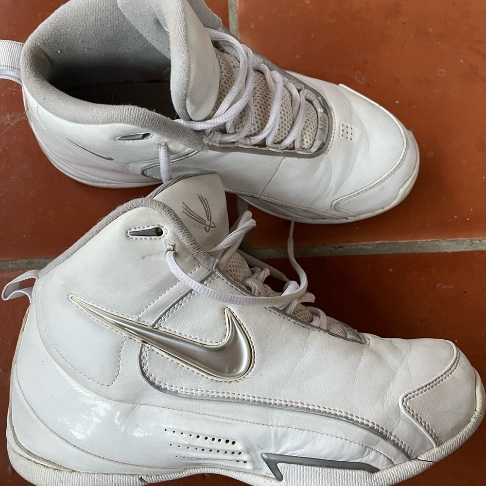 Women’s Nike Air size 10